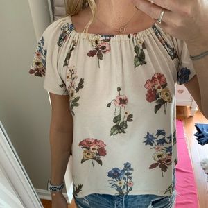 Cute flower t shirt size M